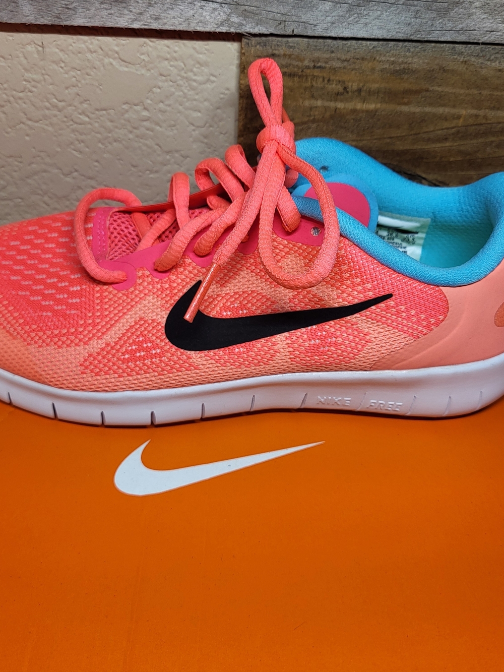 *NEW* Nike Free RN Unisex Kids Mesh Shoes Coral Pink/Blue Size 4.5Y Women's 6